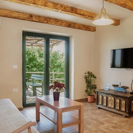 Apartmaji Pajer Копер